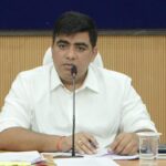 कलेक्टर एवं एसपी की अध्यक्षता में जिला स्तरीय सड़क सुरक्षा समिति की बैठक हुई आयोजित,कटघोरा-अंबिकापुर एनएच घाट क्षेत्रों में क्रैश बैरियर और पर्याप्त प्रकाश व्यवस्था सुनिश्चित करने कलेक्टर ने दिए निर्देश